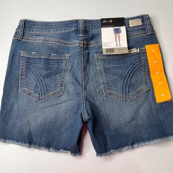 Seven7 Women's Denim Shorts Distressed Frayed Hem Size 12 Blue - Picture 2 of 10
